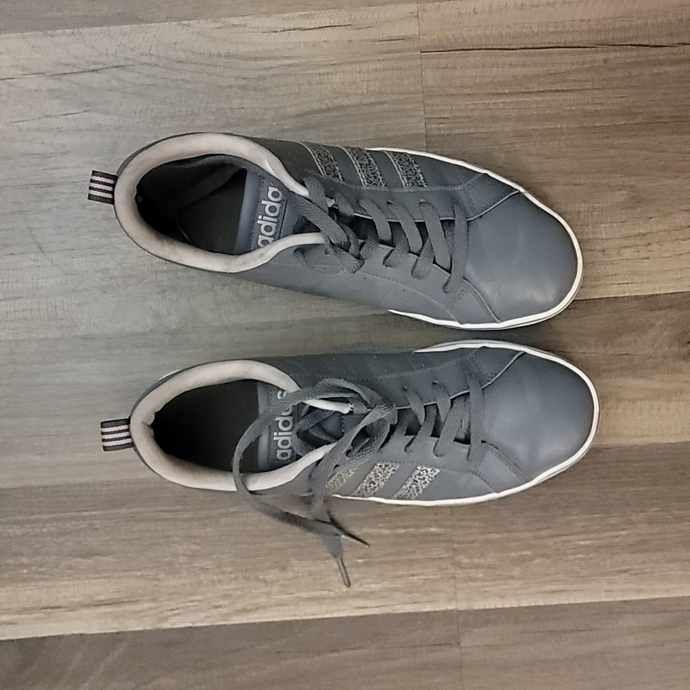 Shoe s - Picture 3 of 4
